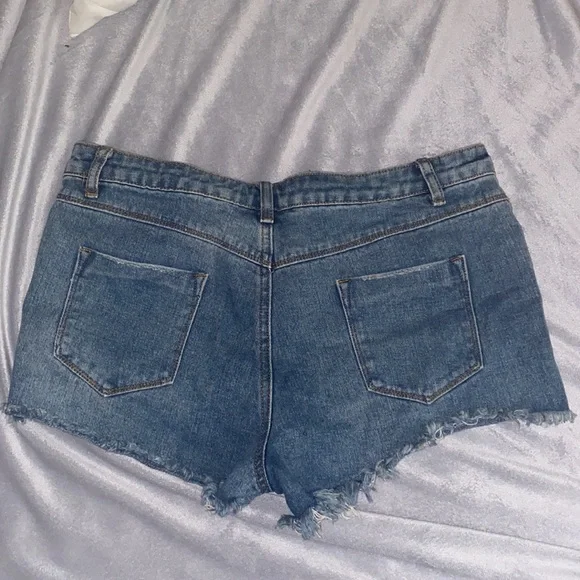 Shien Denim Shorts - Picture 2 of 3